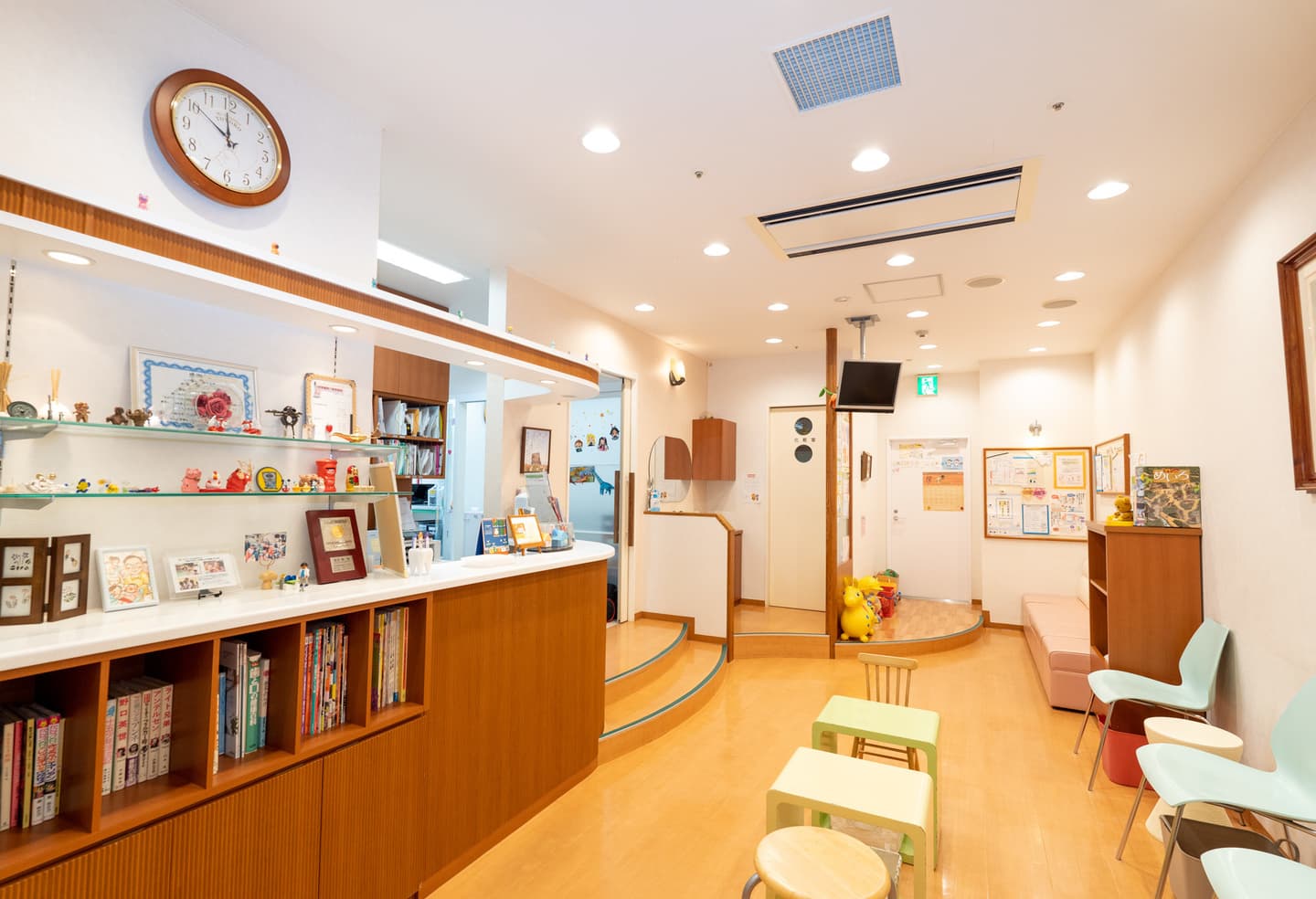小児歯科柏木医院_待合室